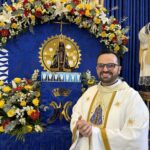 Padre Diego Fernando, em entrevista ao Tô Na Fama, emociona fiéis com mensagem de fé, restauração e amor a Nossa Senhora Aparecida